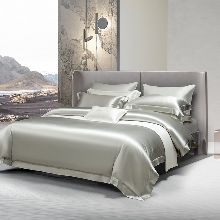 Luxury Mulberry Silk Duvet Cover Set in Pearl Silver (25 Momme)