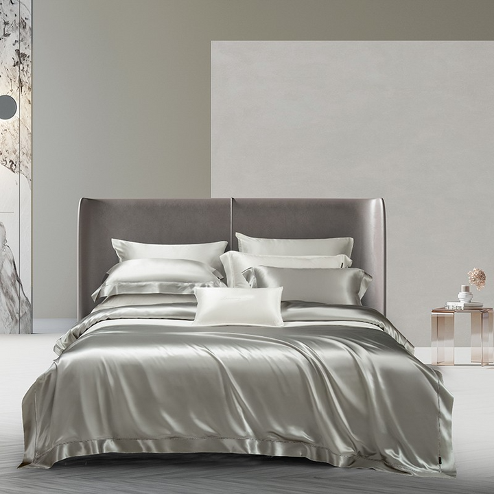Luxury Mulberry Silk Duvet Cover Set in Pearl Silver (25 Momme)