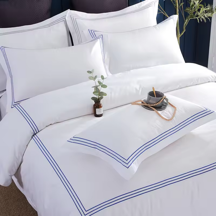 Luxury Hotel Egyptian Cotton Duvet Cover Set in White &amp; Blue (600TC)