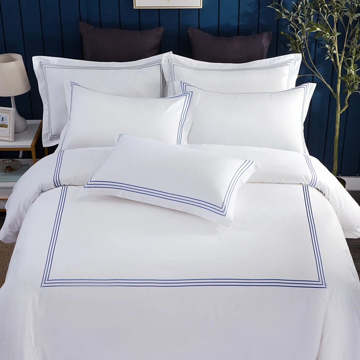 Luxury Hotel Egyptian Cotton Duvet Cover Set in White &amp; Blue (600TC)