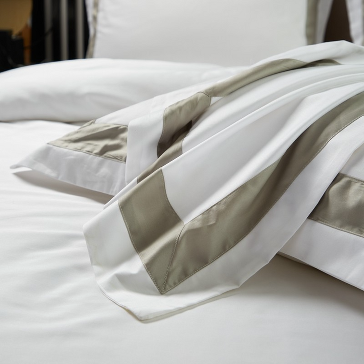 White Hotel Egyptian Cotton Duvet Cover Set (600TC)