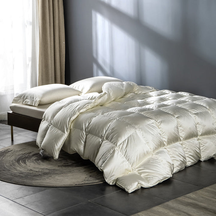 Luxury Goose Down Comforter with Jacquard Satin Shell