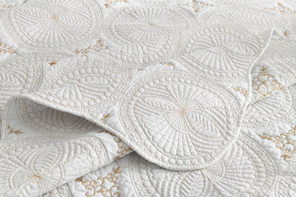 Luxury Quilted Cotton Bedspread in Off-White
