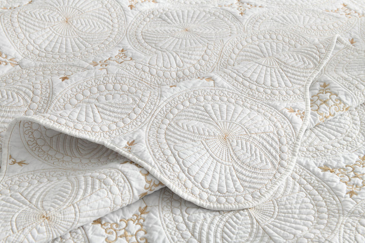 Luxury Quilted Cotton Bedspread in Off-White