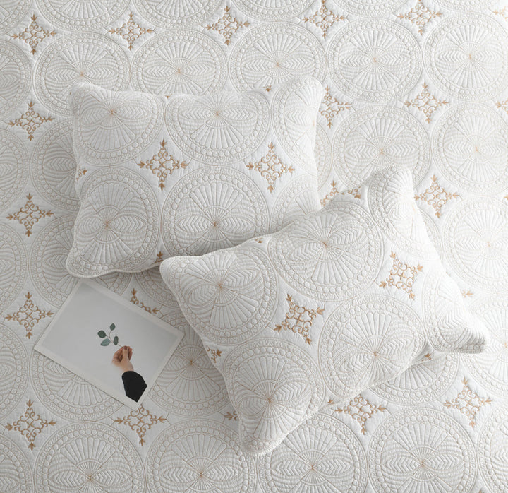 Luxury Quilted Cotton Bedspread in Off-White